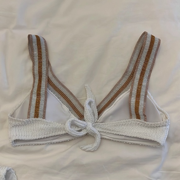 Bikini - Picture 7 of 8